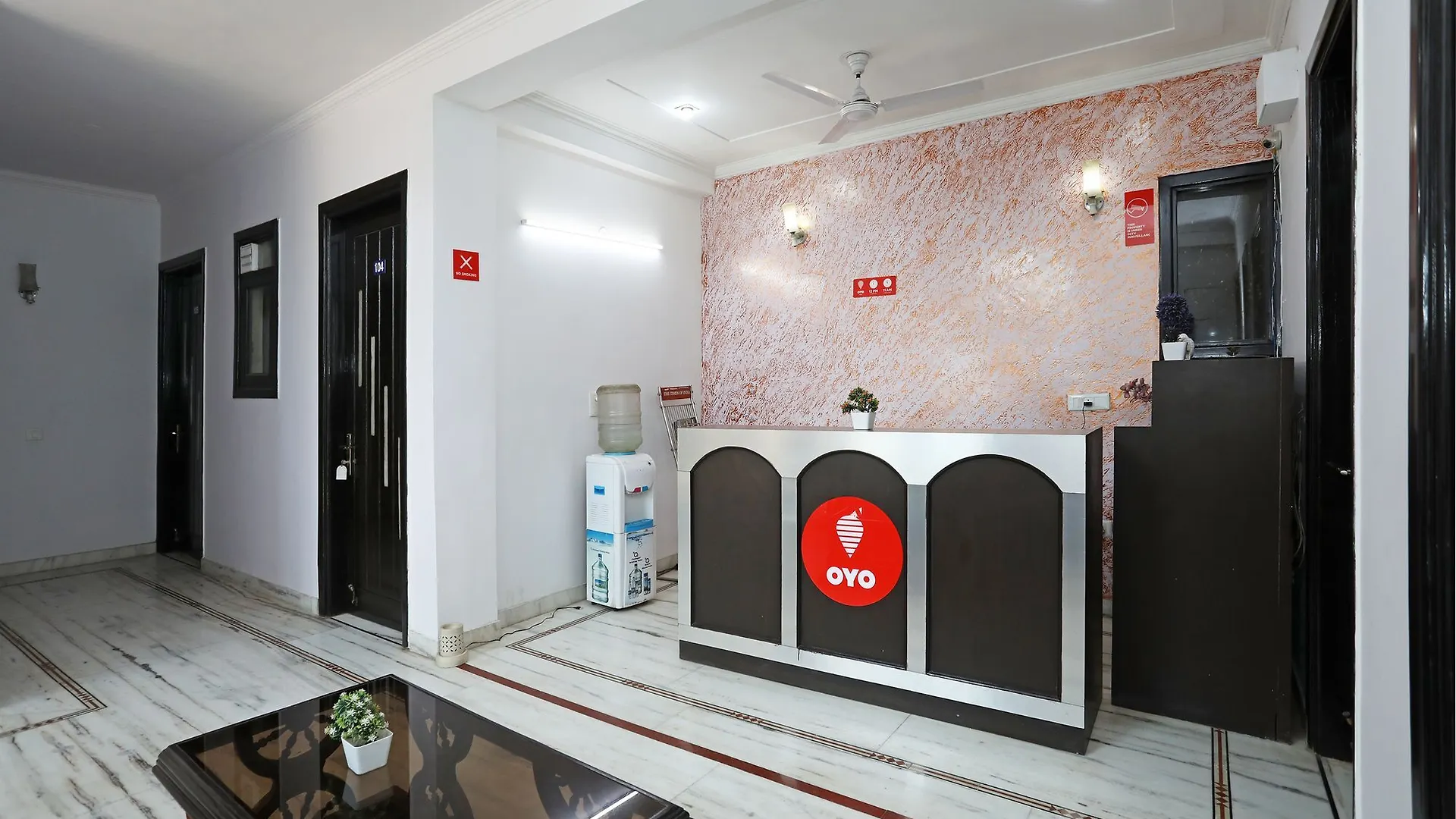 Oyo 11606 Hotel Diplomat Residency Gurgaon