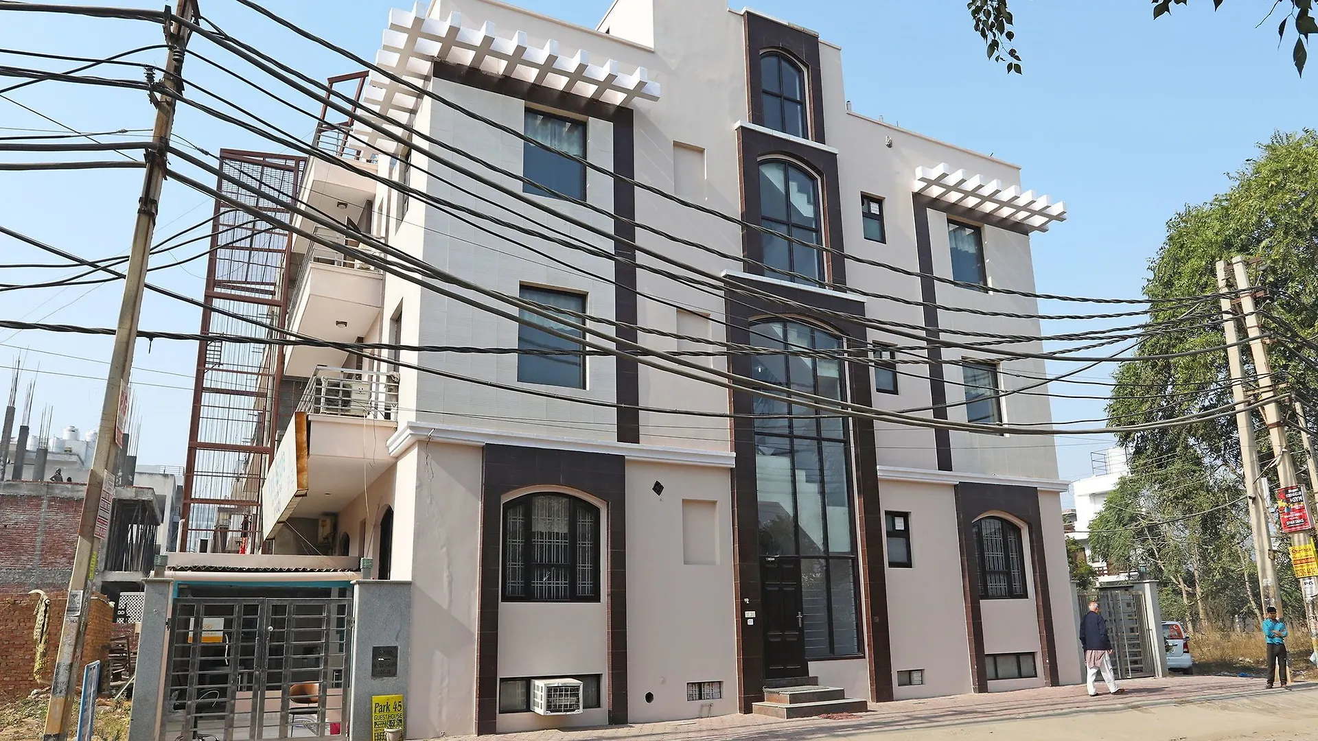 Oyo 11606 Hotel Diplomat Residency Gurgaon