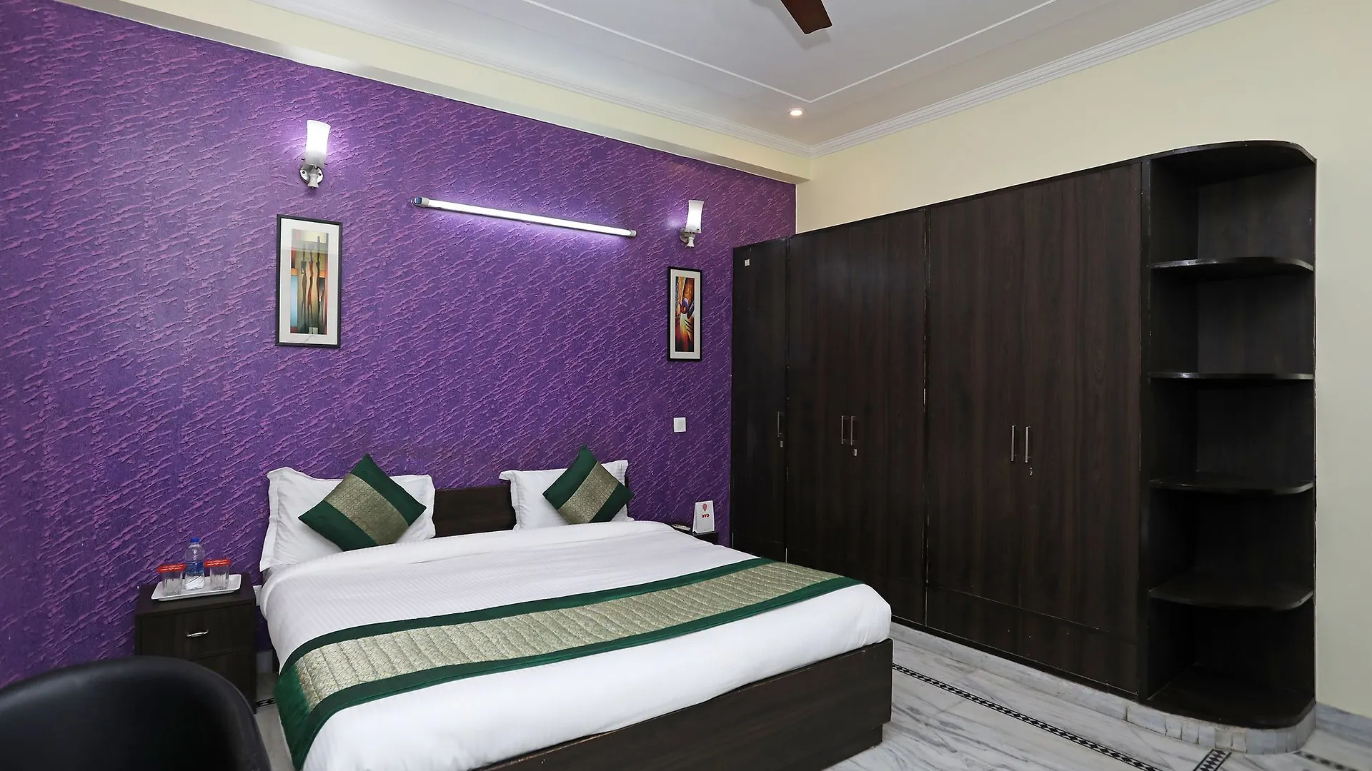 Oyo 11606 Hotel Diplomat Residency Gurgaon 2*,